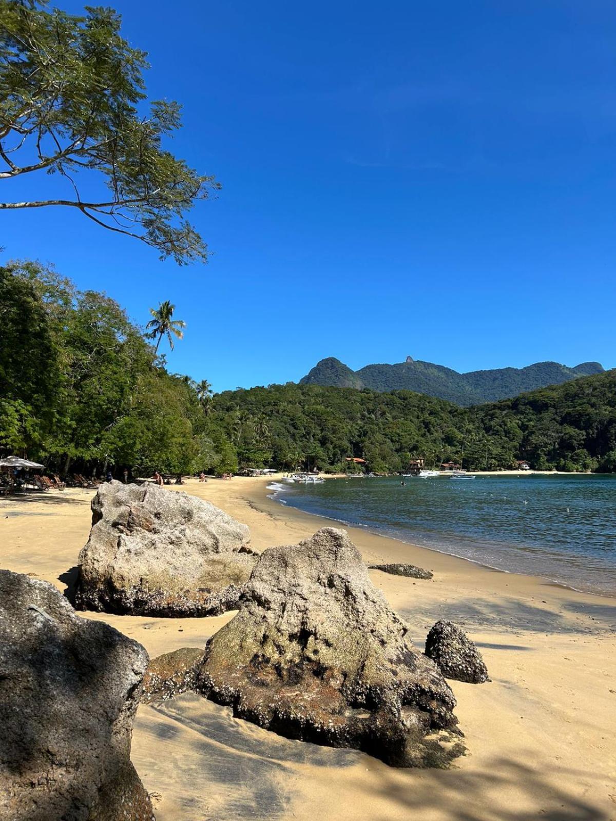 Inn Juliana Vila do Abraao